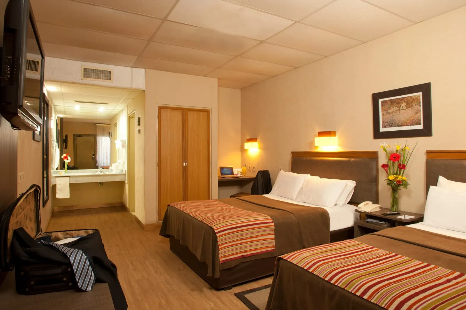 Habitaciones y suites foto 2